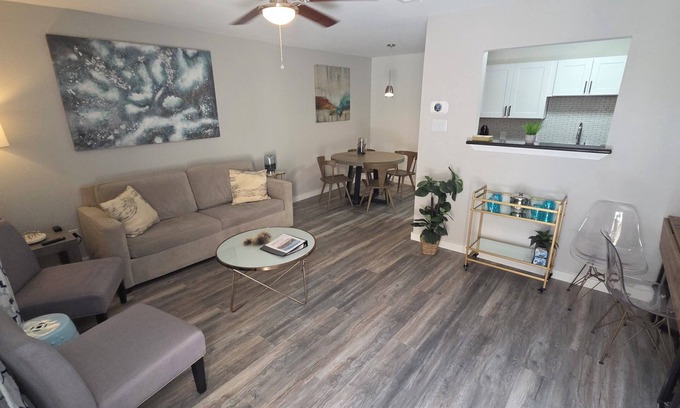 Riverside Condominio | Condo near Downtown Austin
