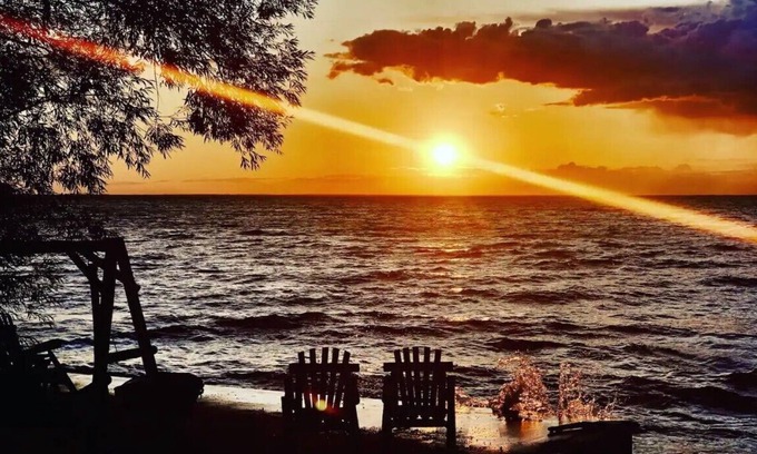 Dyckesville Condominio | Condo w/ water access. Short drive to Green Bay and Sturgeon Bay/Door County
