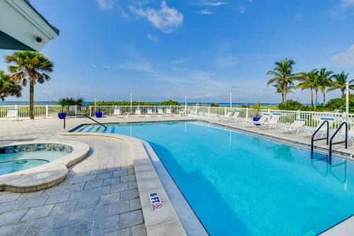 Redington Shores Apartamento | Condo with Gulf View! Walk to Redington Beach