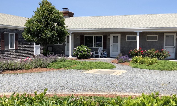 North Truro Condominio | ¡RECIÉN LISTADO! Condominio w / playa privada y vista al mar