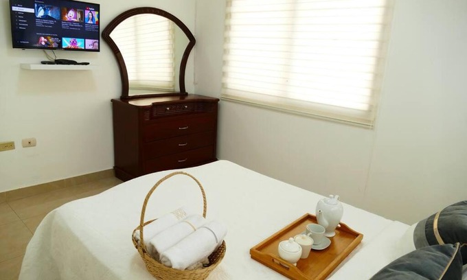 Guayaquil Apartamento | Condominio Charito Suite 2G a 12 Min Malecon 2000