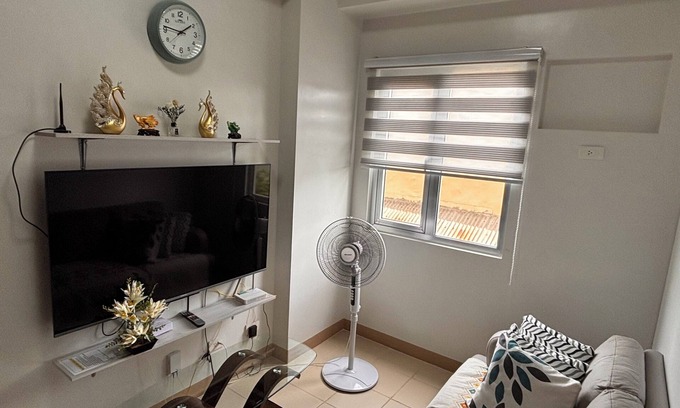 Marilao Apartamento | Condotel - Minimalista a 2 minutos a pie de SM Marilao