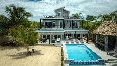 Placentia Apartamento | Conmigo Villas - 6 Bedroom Beachfront with Pool