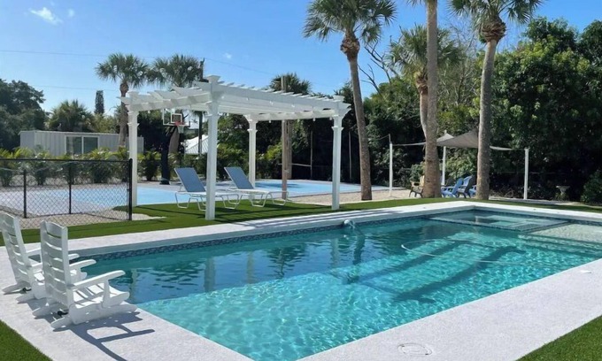 Jensen Beach Casa | Containing Luxury in Jensen Beach-Sandollar