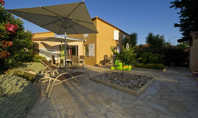 Miramar Casa | Casa contemporánea renovada con jardín, tranquila, a 300 m de la playa de Miramar.