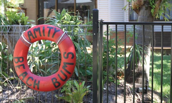 Amity Point Casa | Contemporary BeachHouse with Bush Outlook