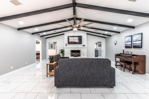 Bay Area Casa | Contemporary Coastal Oasis Awaits