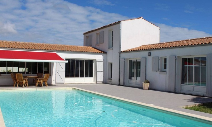 La Bree-les-Bains Casa | Casa contemporánea con piscina climatizada en isla de Oléron