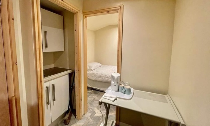 Rastrick Apartamento | Contemporary
