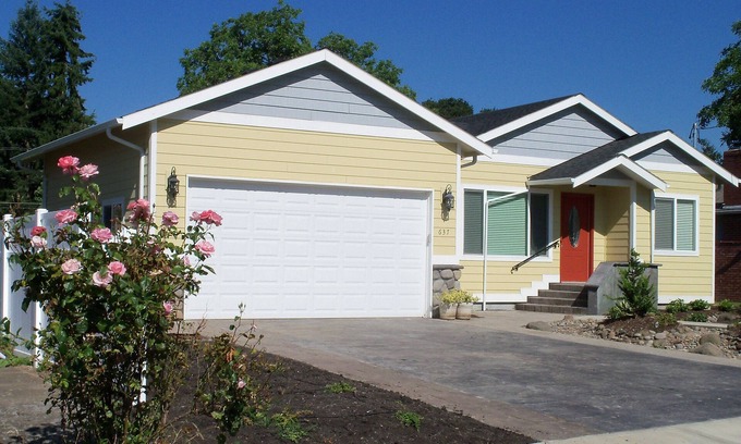 McMinnville Casa | Contemporánea casa cerca de Linfield, cerca del centro histórico, Desayuno Artículos