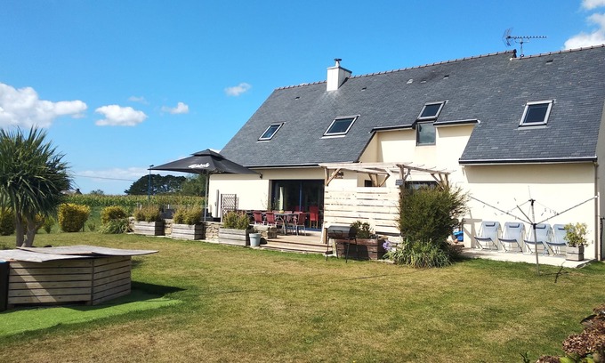 Treguennec Casa | Casa contemporánea, jardín cerrado y vista al mar.