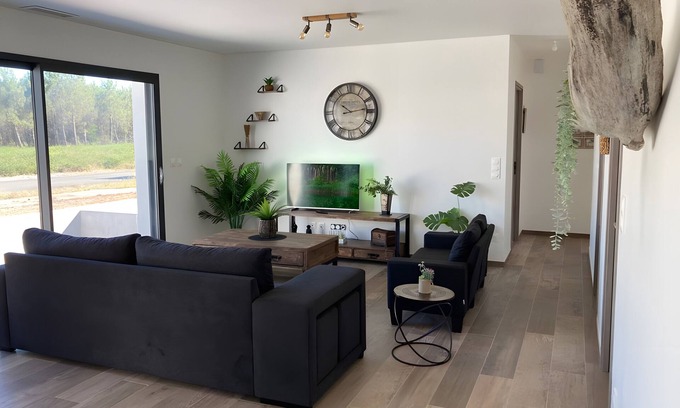 Azur Casa | Villa contemporánea con piscina – Cerca de playas y lago – 8 personas