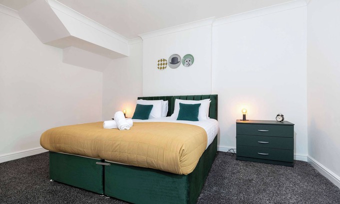 North Bitchburn Casa | Contractor Stay - 4 Beds, Games Room, Secure Parking