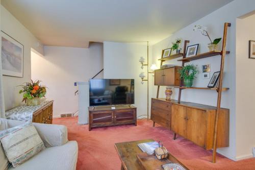 Rochester Casa | Convenient, Pet-Friendly Rochester Vacation Rental