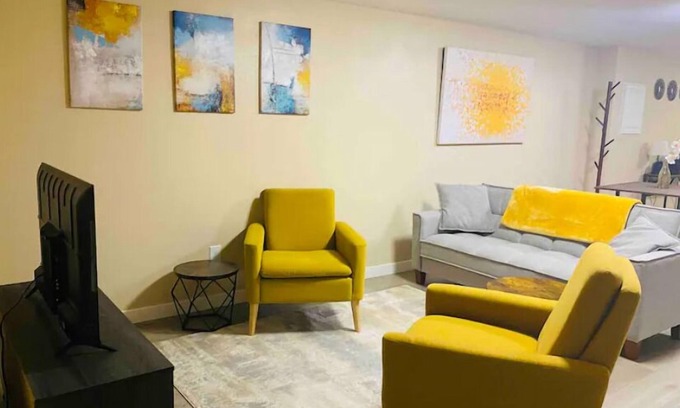 Aurora Apartamento | "Convenient Stay: DIA, Anchutz, City & Mountains!"