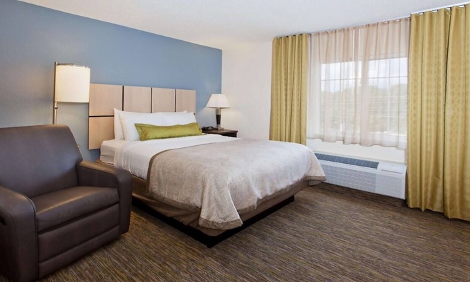 Westchase Casa | Convenient Stay! FREE Parking, Pets Allowed, Close to Alief Community Park!