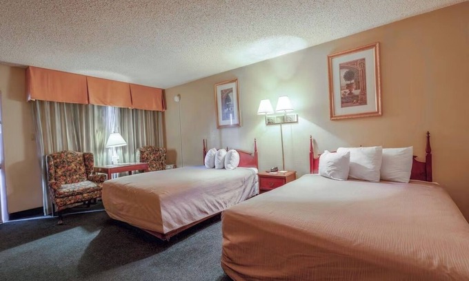 Allison Hotel | Convenient Stay w/ Satellite TV & Restaurants Nearby Along Historic Highway 66