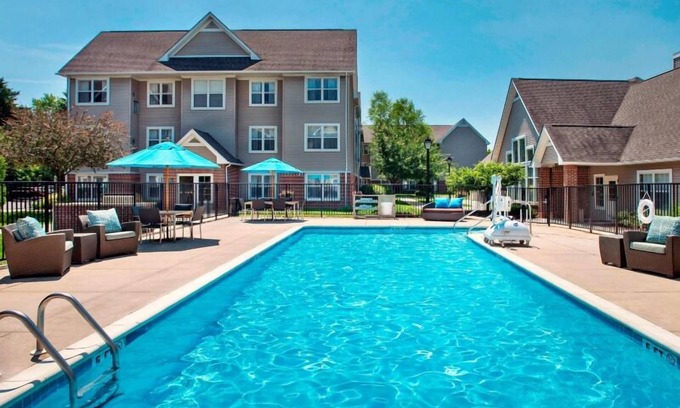 Bethlehem Complejo | Convenient Tourist Location! Free Breakfast, Kitchen, Seasonal Outdoor Pool!