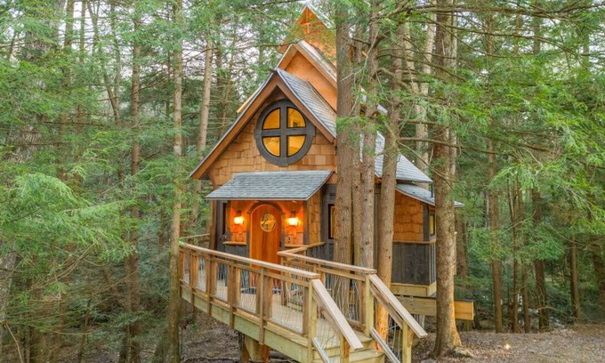 Tylersburg Cabina | Cook Forest Luxury Treehouse