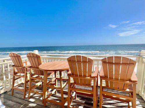 East End Casa | Cool Change- Sunset Beach- Beachfront- Pet-Friendly