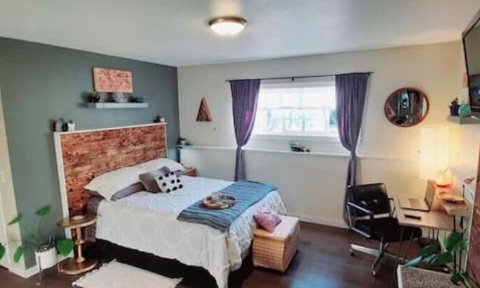 White Center Casa | Cool & cozy city retreat -15 min drive to Seattle!