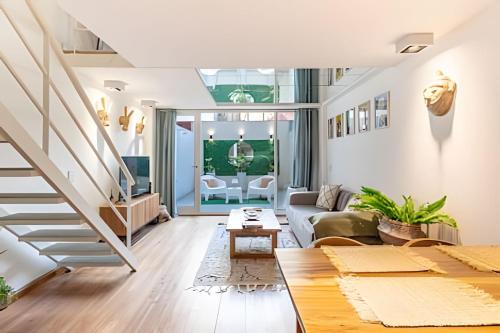 Palermo Apartamento | Cool Duplex en Palermo Chico con Patio Privado!