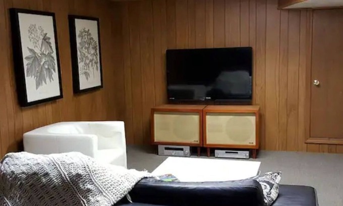 Escanaba Apartamento | Cool furnished Apartment Near Downtown Escanaba