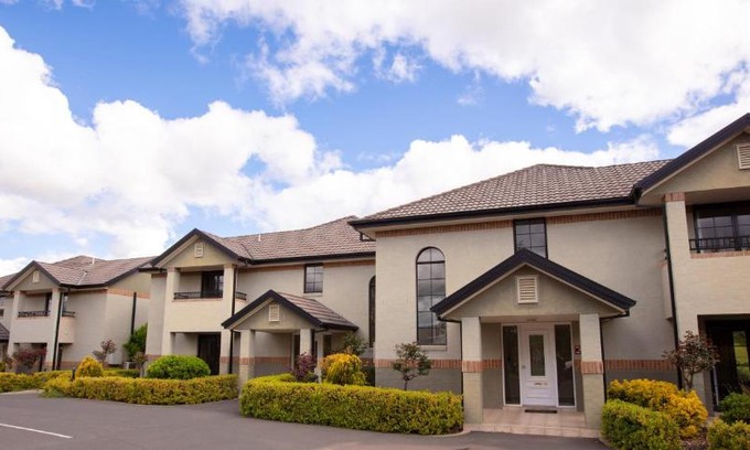 Cootamundra Hotel | Cootamundra Heritage Motel & Apartments