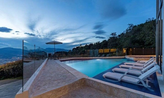 Medellin Villa | Casita en Copper, De Lujo en Medellin