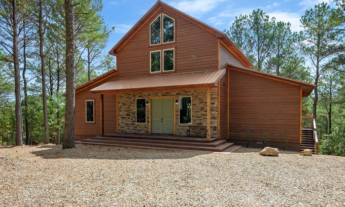 Broken Bow Cabina | Copper Top Ridge- 3 Bed with Hot Tub & Fire Pit
