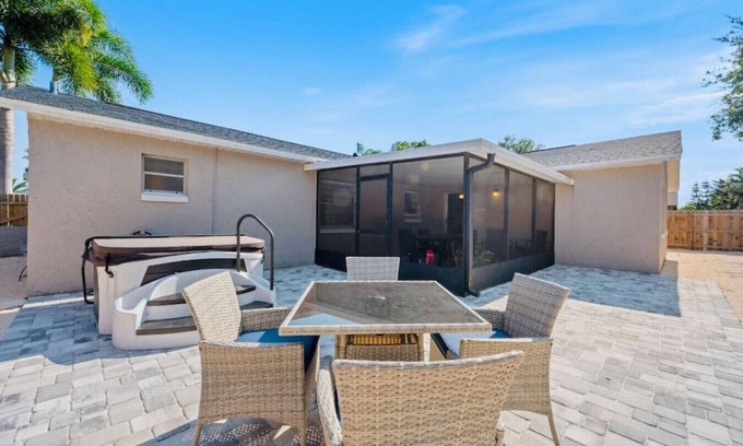 Rockledge Casa | Coquina Casa - Beachy Vibes