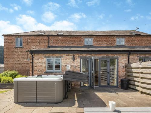 Trevor Casa | Cor Tarw - Uk12743