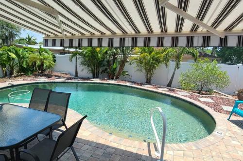 Baywood Village Casa | Coral Cottage pool gas firepit a 2bed 2bth sleeps 6