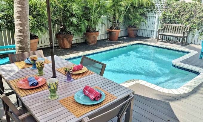 Key West Historic District Cabaña | CORAZON Old Town MONTHLY alquiler de vacaciones - Piscina privada - GRANDE 2BD / 2. 5BA