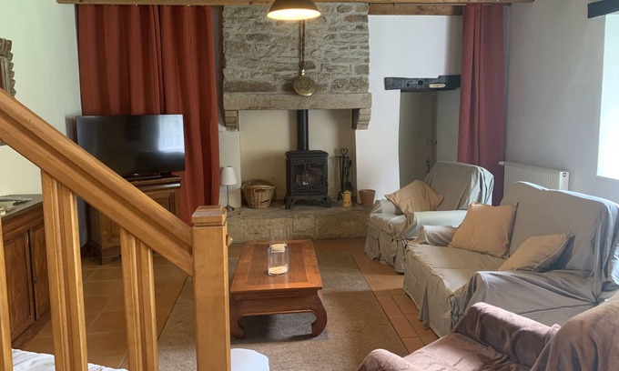 Plounerin Casa | Cornouaille - Grand Gite Dans une Bâtisse Typiquement Bretonne en Pleine Nature