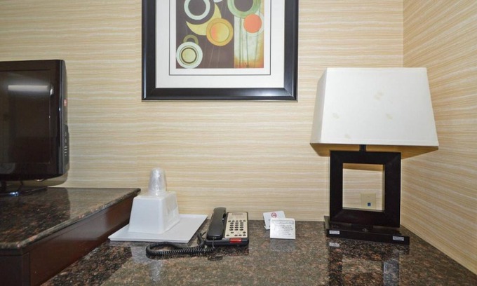 Queens Hotel | Corona Hotel