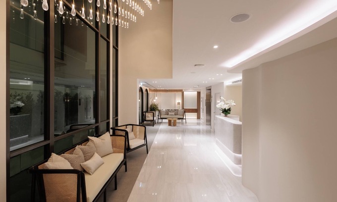 Wang Burapha Phirom Hotel | Corridor2407 Hotel