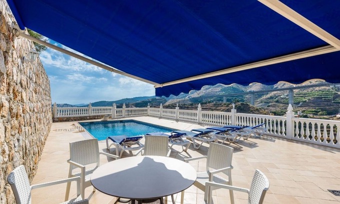 Almuñécar Villa | Cortijo La Golo Almuñécar by Ruralidays