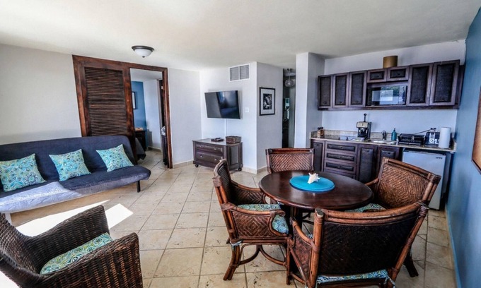 Fraile Villa | Costa Bonita Private Villa 602