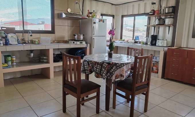 Hatillo Apartamento | Costa Rica Eco-container Hotel