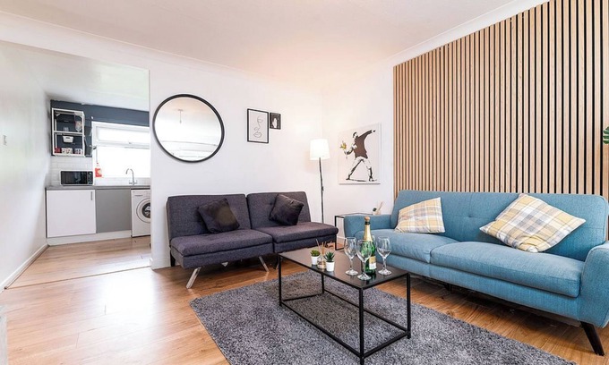 Forest Fields Apartamento | Cosy 3-Bed Flat with Free Parking, 5 minutes away from the City Centre
