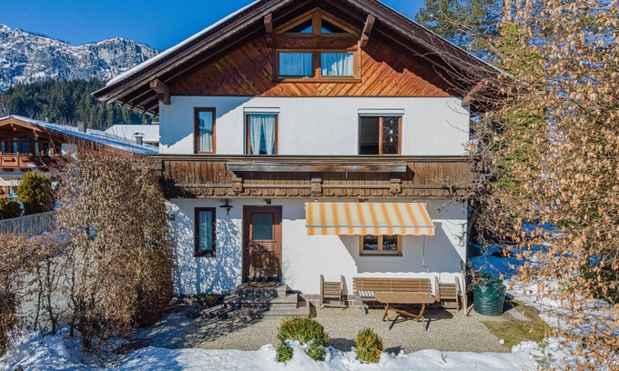 Sankt Johann in Tirol Apartamento | Cosy apartment with a terrace