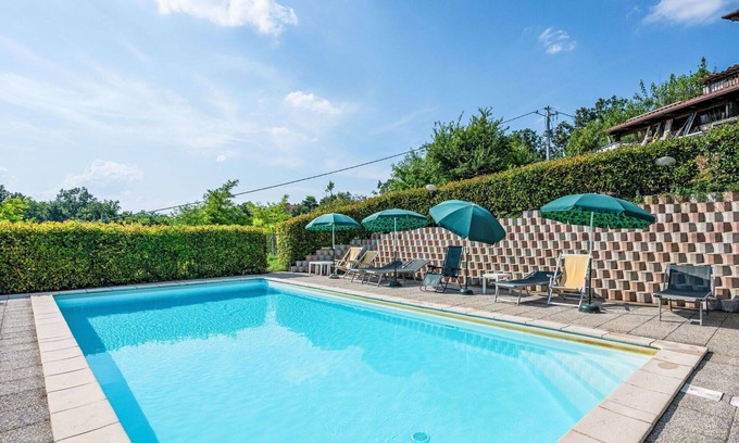 Cortazzone Villa | Bonito apartamento en villa para 14 personas con piscina, WIFI, patio y mascotas permitida