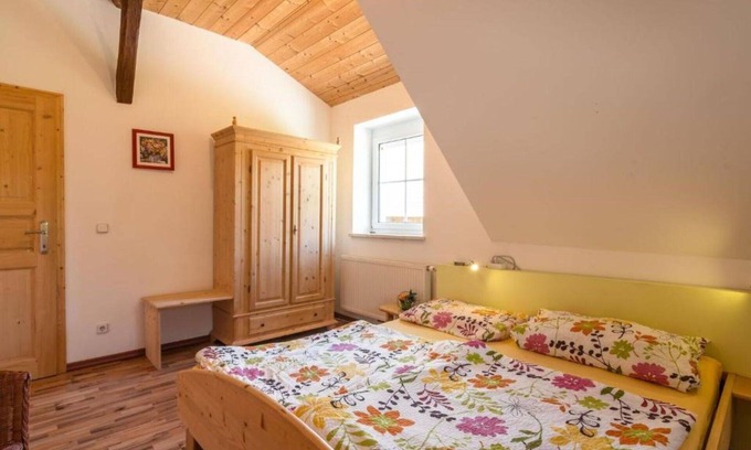 Rupertiberg Apartamento | Hermoso apartamento para 8 personas con WIFI, piscina, TV, patio y mascotas permitida