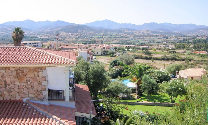 Tanaunella Apartamento | Cosy apartment for 4 guests with TV, terrace and parking