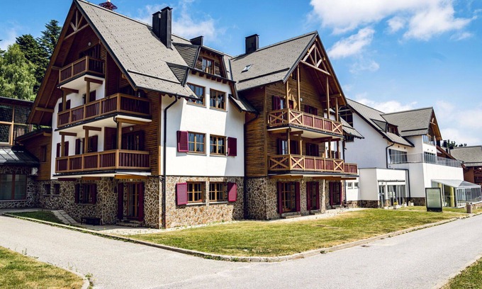 Hocko Pohorje Apartamento | Bonito apartamento con piscina, WIFI, TV, balcón, mascotas permitida y vista panorámica