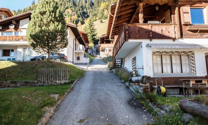 Sedrun Apartamento | Cosy apartment for 5 people with WIFI, balcony and parking