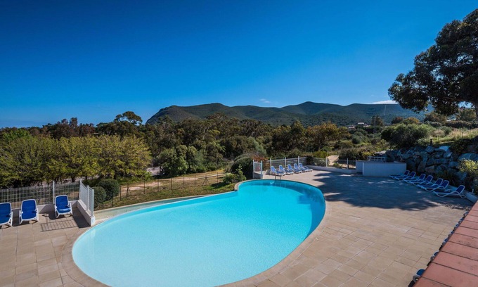 Lozari Apartamento | Precioso apartamento para 6 personas con A/C, WIFI, piscina, TV y patio