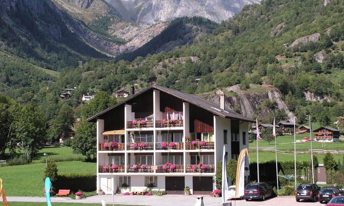 Reckingen Apartamento | Bonito apartamento para 4 personas con WIFI, TV, balcón y mascotas permitida