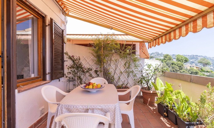 Ospedaletti Apartamento | Hermoso apartamento para 4 personas con piscina, WIFI, A/C, terraza y mascotas permitida